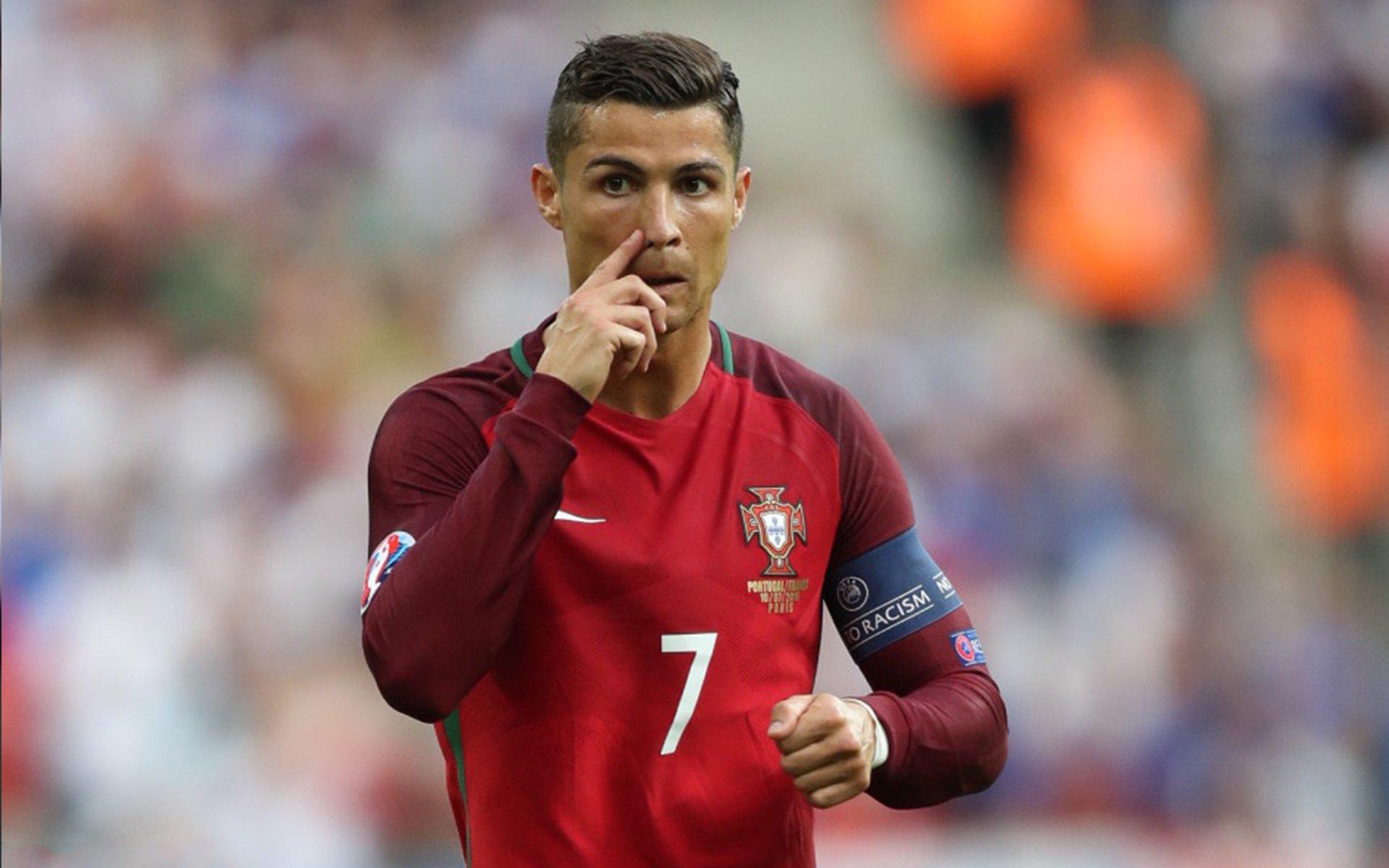 【bsport体育】皇家马德里与巴塞罗那上演国家德比巅峰对决，西甲冠军悬念再起