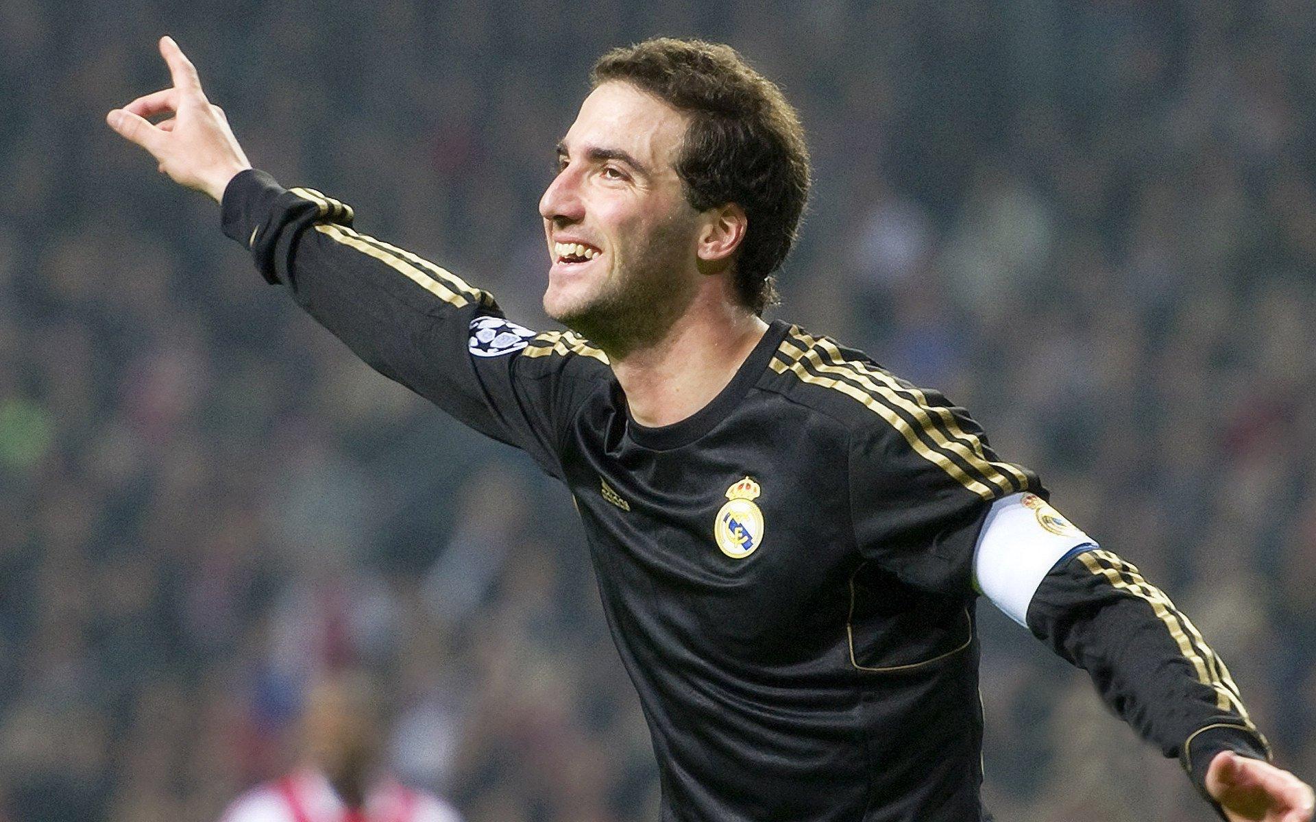 双加时鏖战!湖人险胜勇士,詹姆斯关键三分锁定胜局